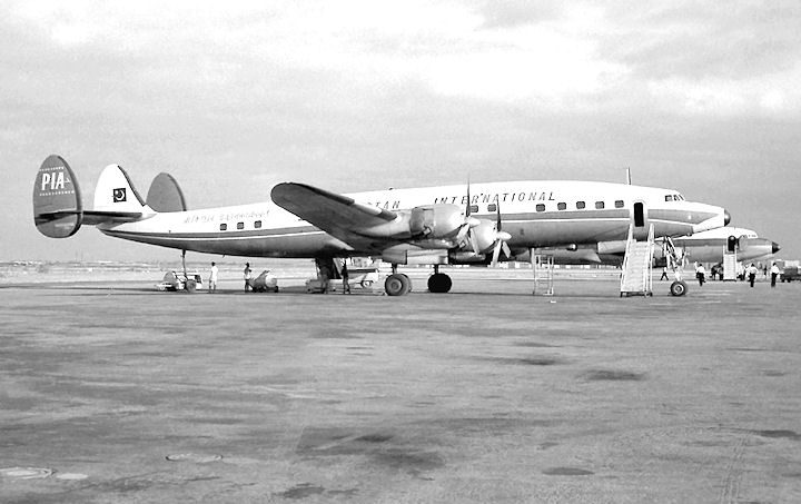 Pia Super Constellation (ap-afs) In Aden In 1963 - History Of Pia - Forum